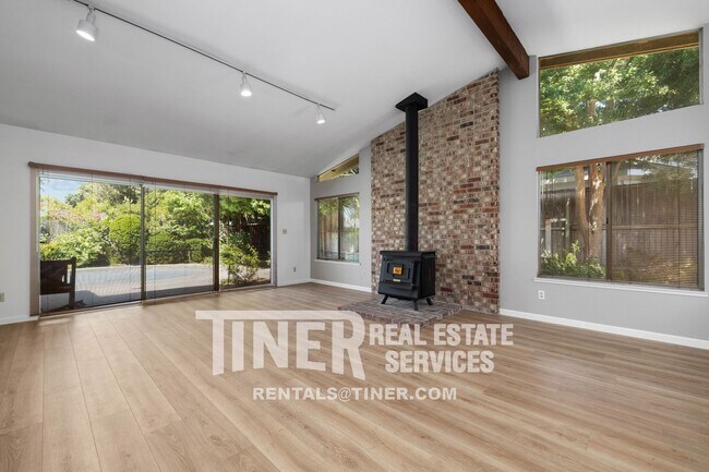Building Photo - 4935 Kurz Cir