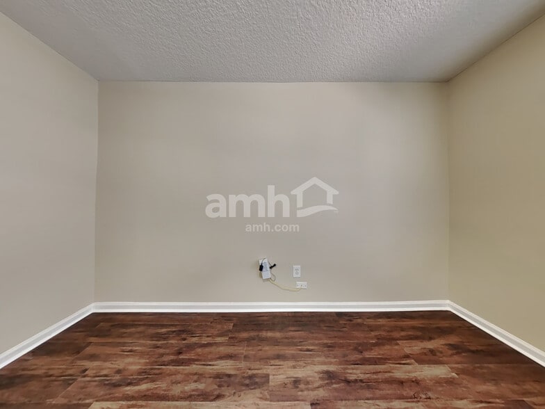 Building Photo - 8227 Stelling Dr