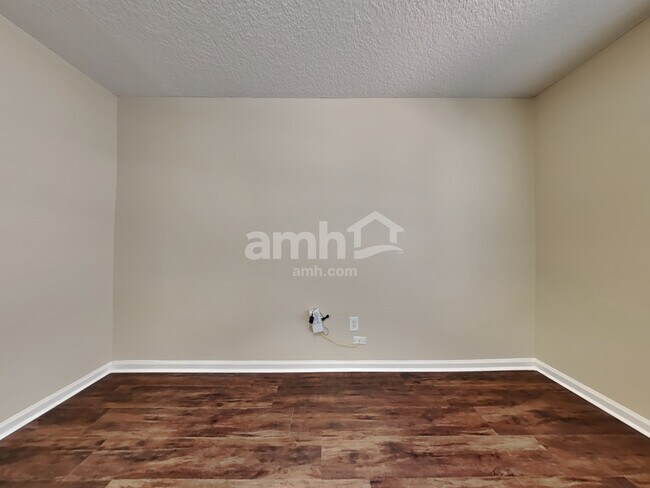 Building Photo - 8227 Stelling Dr