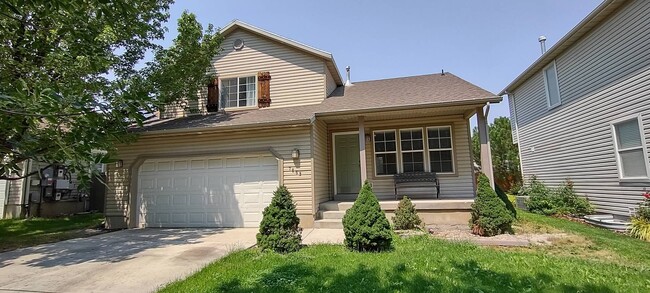 Building Photo - Quaint Home in Eagle Mountain w 2 car garage!