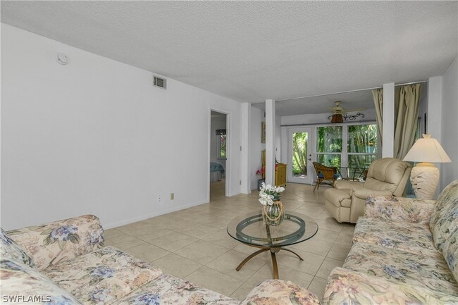 Building Photo - 190 Palm Dr