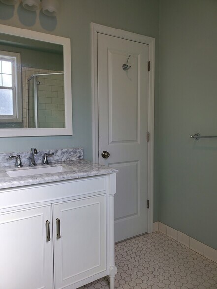 Building Photo - 43 S Adelaide Ave