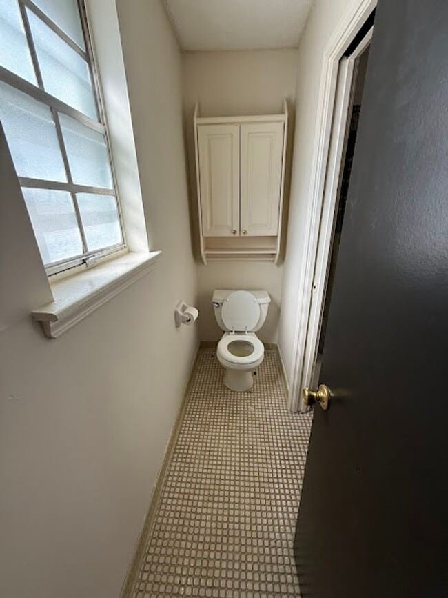 Building Photo - 497-497 Dickinson St