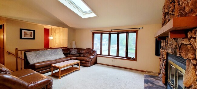 Building Photo - 41511 N Country Club Dr