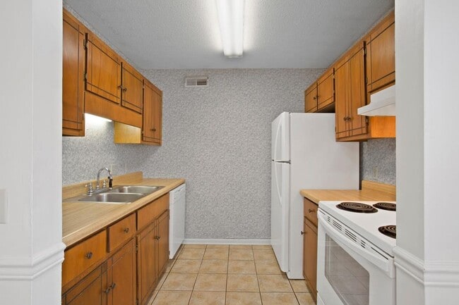 Building Photo - Eastgate Landing Apartments