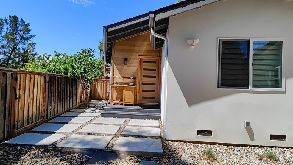Building Photo - 12551 Sumner Dr