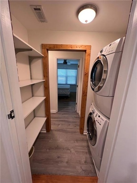 Building Photo - 1180 Starline Dr