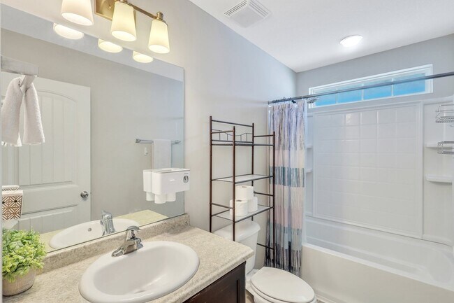 Building Photo - 203 Grandview Dr