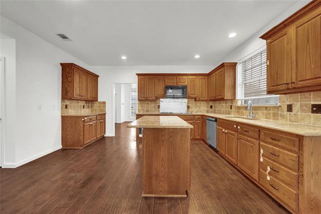 Building Photo - 8105 Eagle Dr