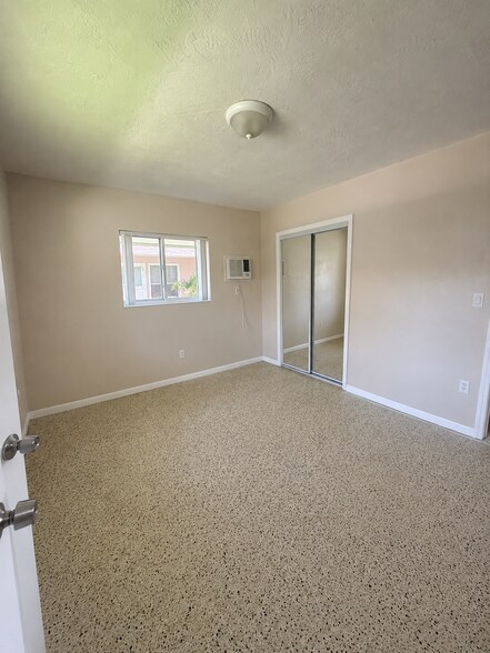 Building Photo - 1040 W 28th St