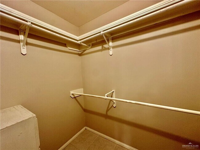 Building Photo - 35 San Roman St
