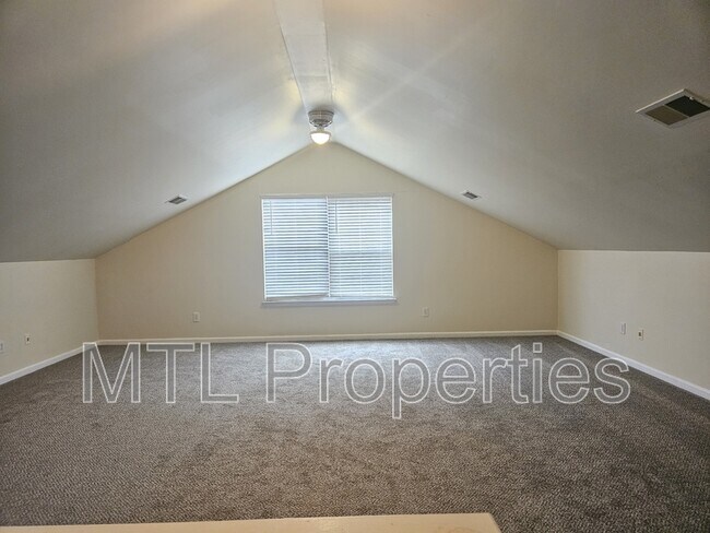 Building Photo - 2717 Hartley Hills Dr