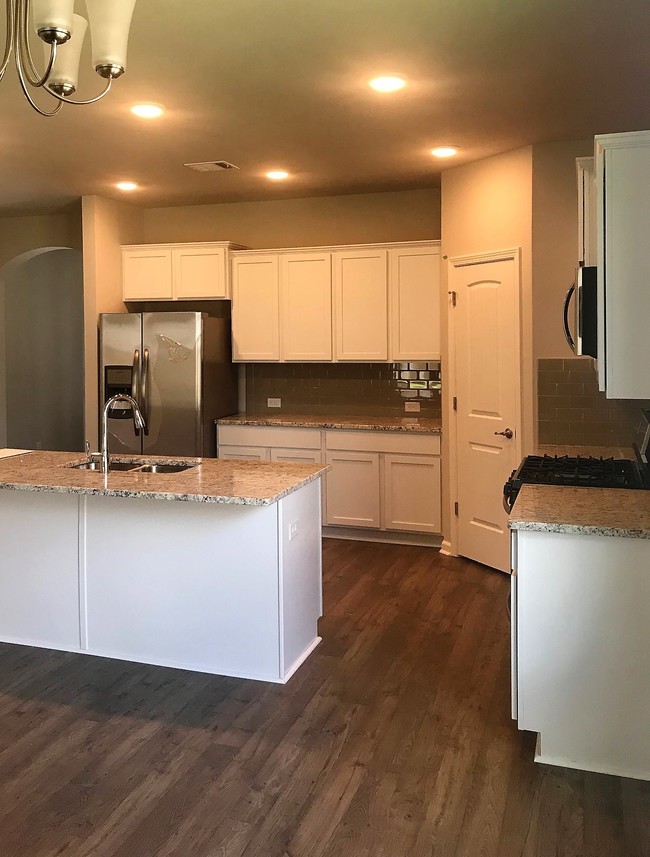 Building Photo - 982 S Berryvine Ln