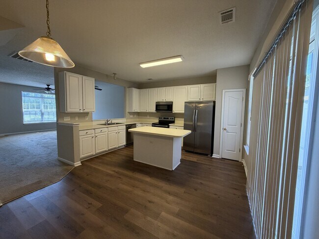 Building Photo - 113 Cirrus Ct