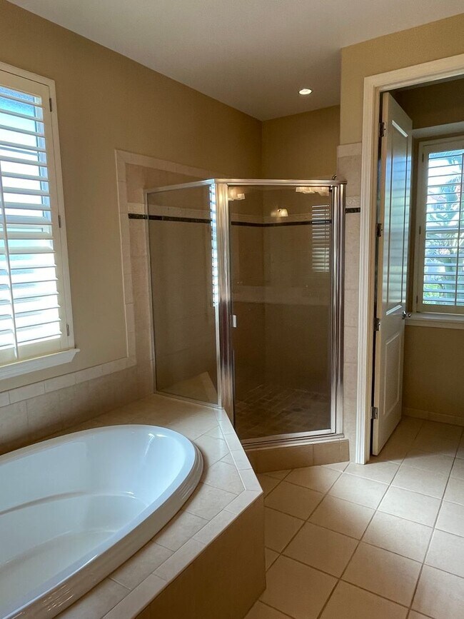 Building Photo - SOUTH MAUI BEAUTIFUL HOME WITH POOL IN MOANA ESTATES --