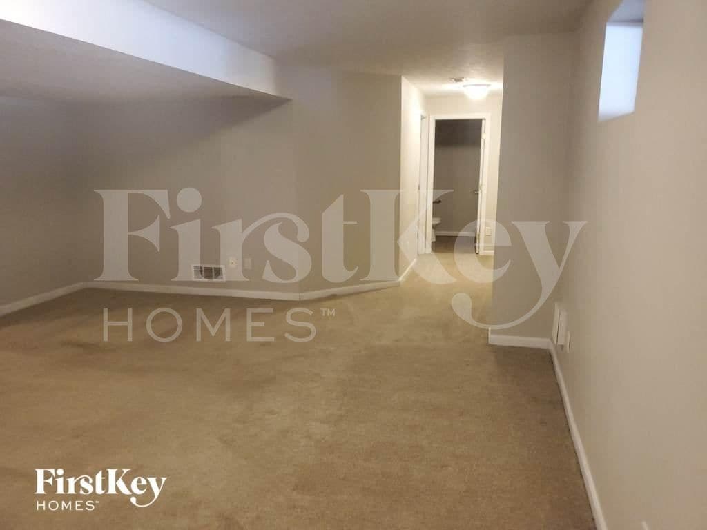 Building Photo - 5606 Beechtree Ln