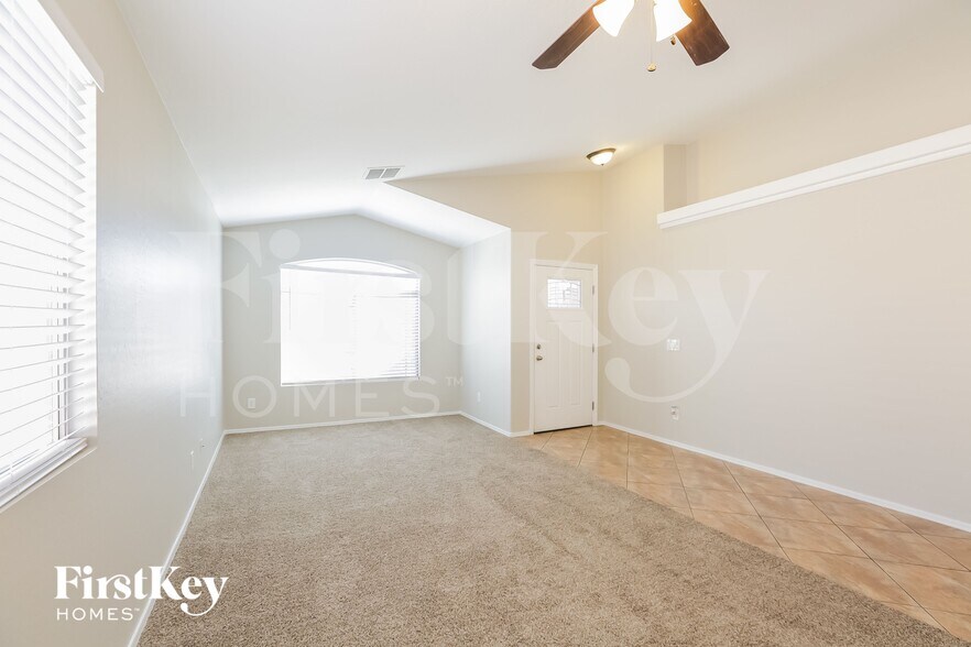 Building Photo - 1820 S 106th Ln