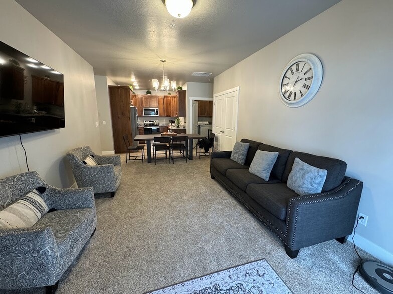 Primary Photo - 1532 N 160 W