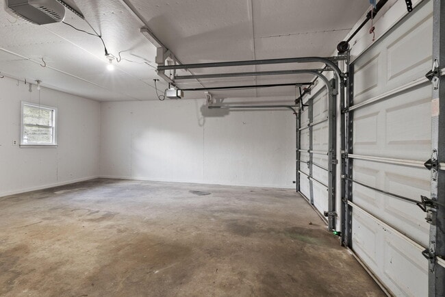 Building Photo - 1032 Algonquin Trail