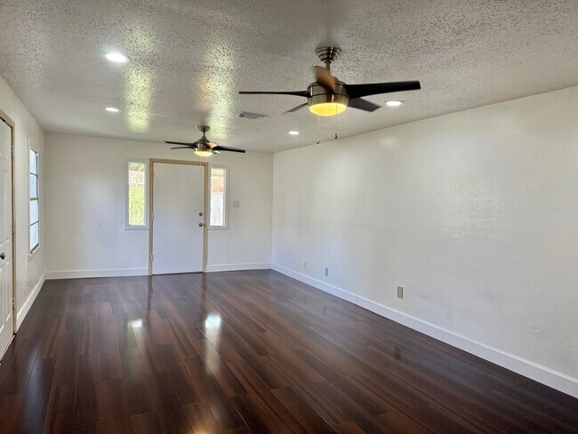 Building Photo - 3527 Rosedale St
