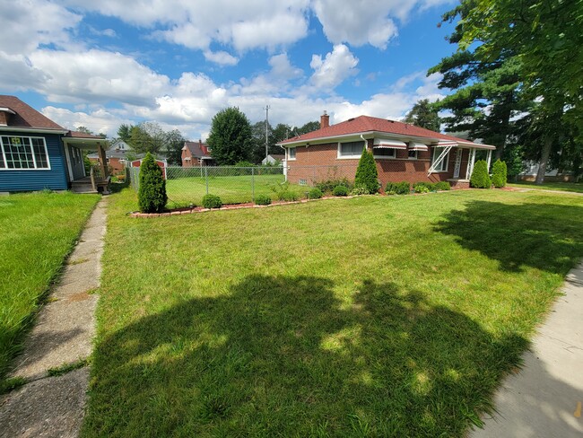 Building Photo - Maine