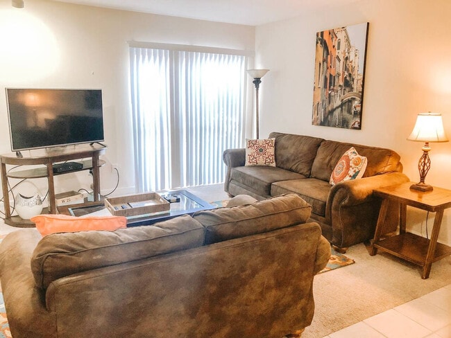 Primary Photo - 1700 SW 16th Ct