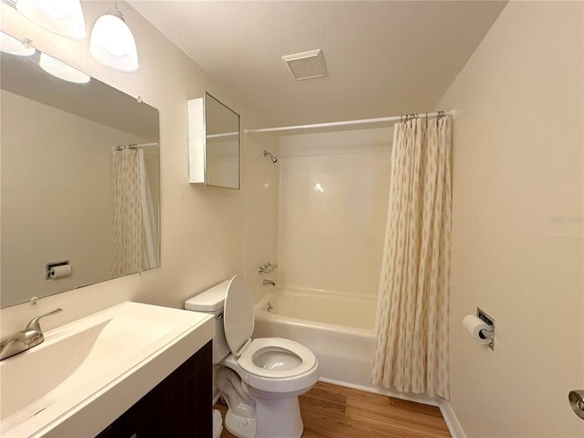 Building Photo - 2400 Forest Dr