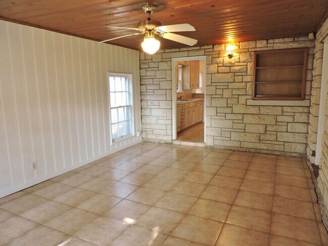 Building Photo - Westcliff - TCU area four bedroom home for...