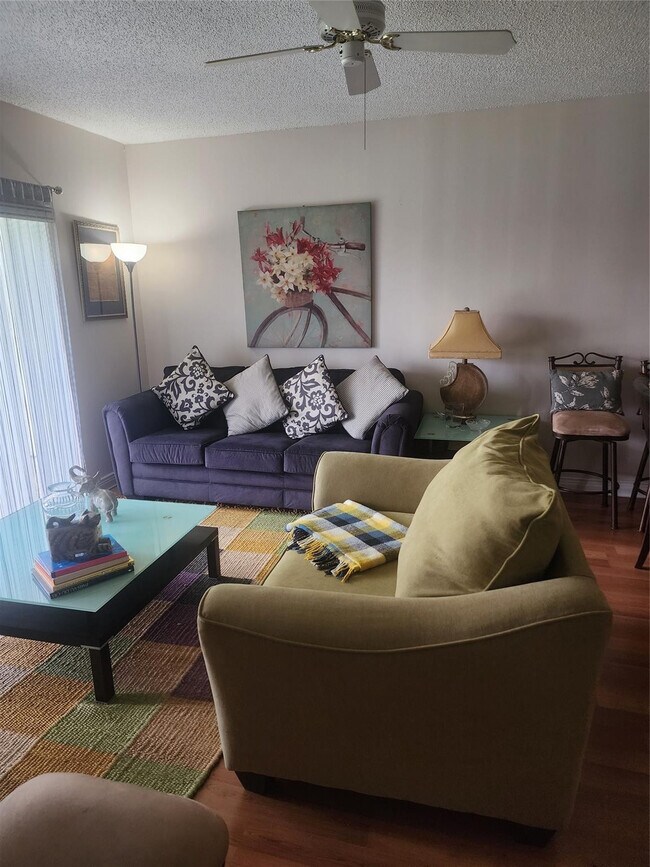 Building Photo - 7500 NW 4th Pl