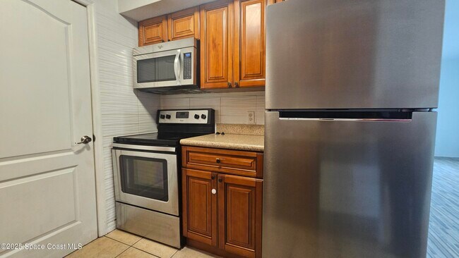 Building Photo - 2101 Forest Knoll Dr NE