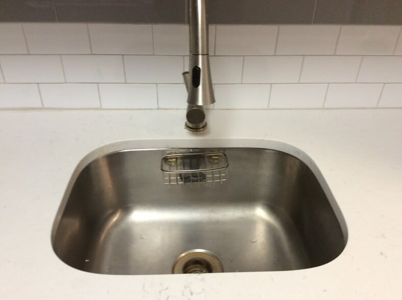 Building Photo - 10 Donna Ct