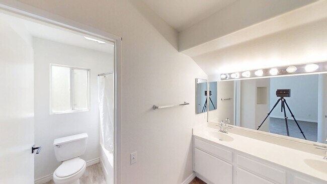 Building Photo - 1045 Willmont Way