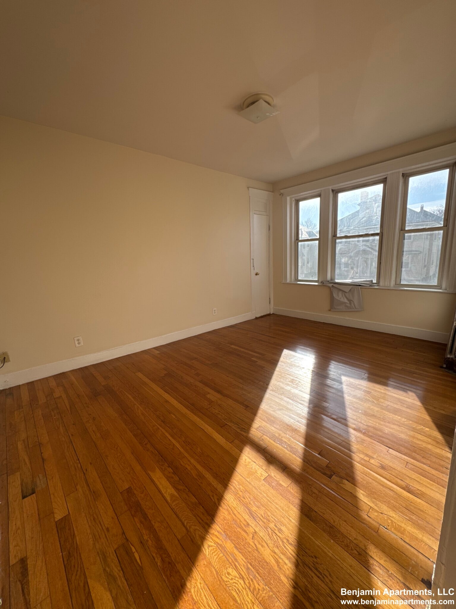 Building Photo - 120 Washington St