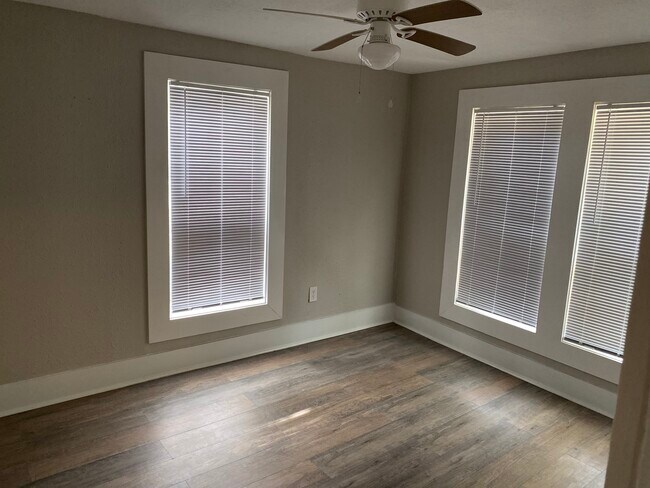 Building Photo - 951 FM 222