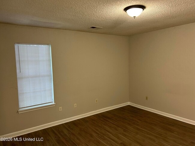 Building Photo - 2900 Brachton Cove W