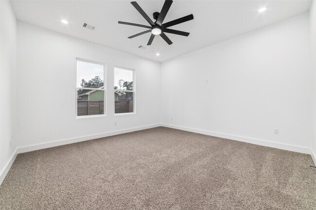 Building Photo - 8106 Talton St