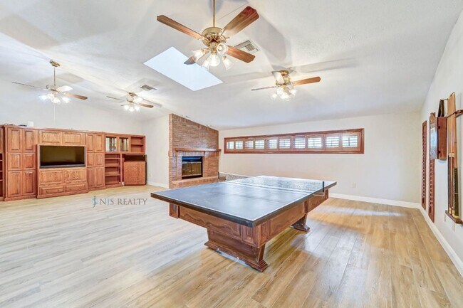 Building Photo - 5060 Porpoise Pl