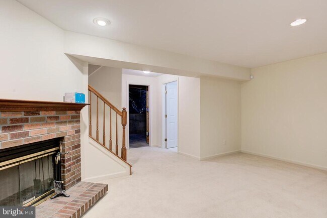 Building Photo - 12830 Evansport Pl