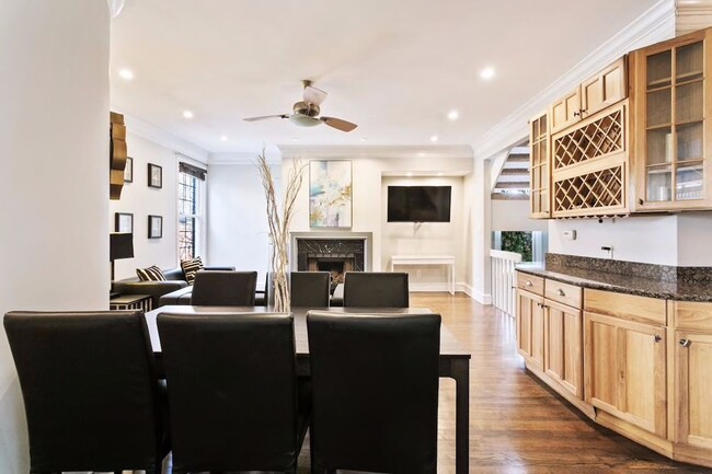 Building Photo - Luxury Midtown Private Retreat!
