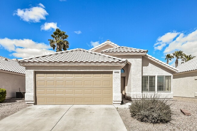 Building Photo - 5244 Del Lago Dr