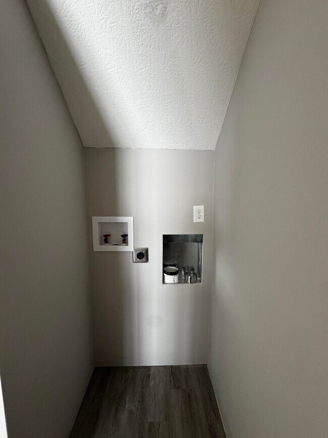 Building Photo - 2491 Aristocracy Cir