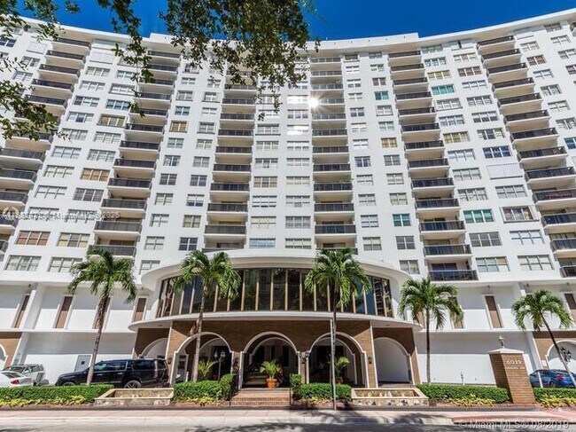 Building Photo - 6039 Collins Ave