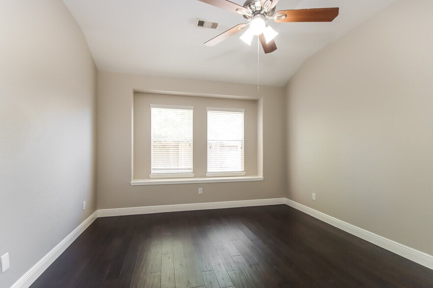 Building Photo - 21620 Hackamore Ct