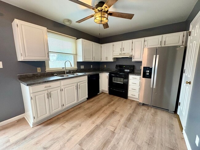 Building Photo - 3 Bedroom 1.5 Bathroom in Elizabethtown!