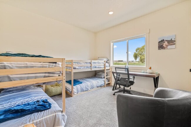 Building Photo - 303 CM Rdg Ln