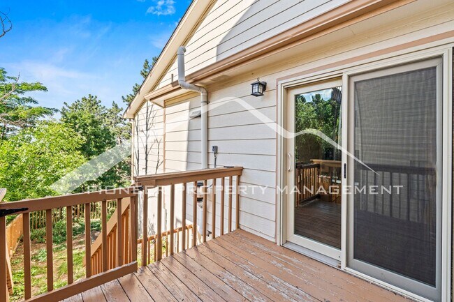 Building Photo - 5 bed/3 bath Main-Level Living with Design...