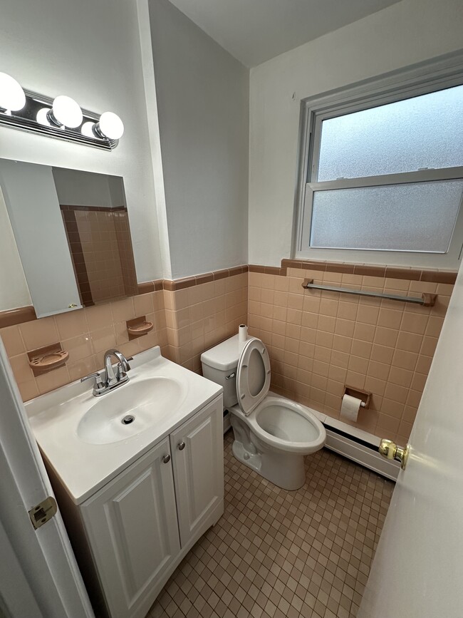 Building Photo - 8124 Ferndale St