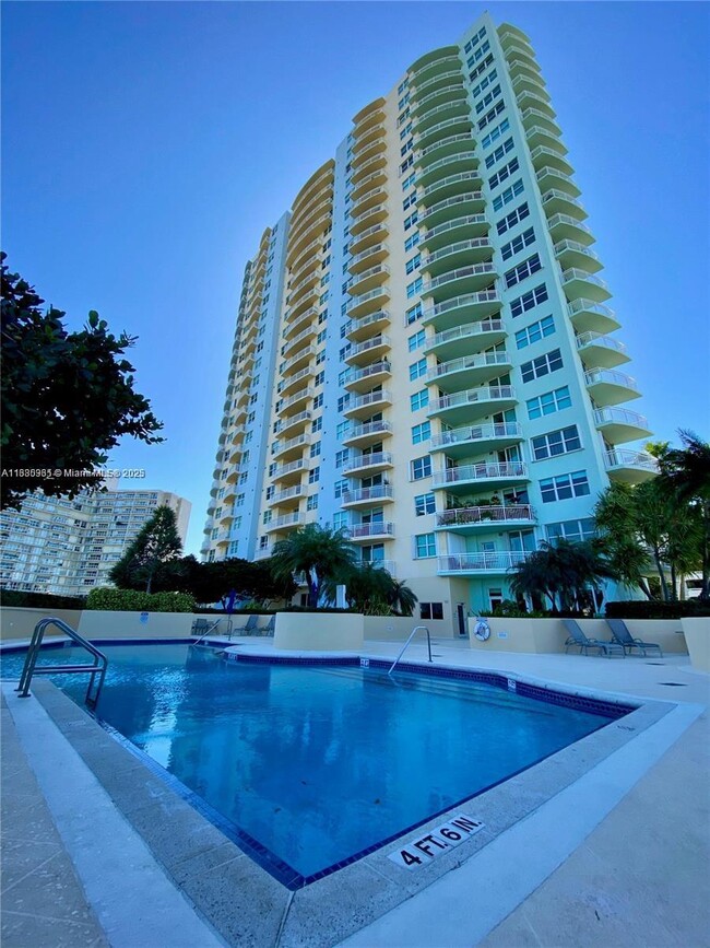 Building Photo - 2475 Brickell Ave