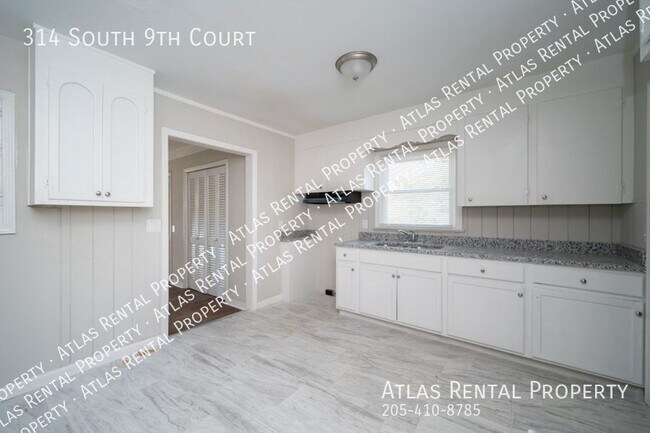 Building Photo - 314 9th Ct S
