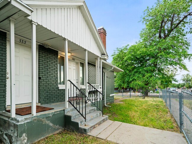 Building Photo - 3002 Porter Ave
